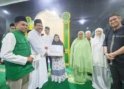 Safari Ramadan di Gang Padat Penduduk, Wali Kota Pangkalpinang Serahkan Santunan dan Bantuan Mushola
