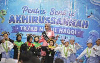 Bunda Susanti Hadiri Pentas Seni Akhirussanah TK/KB Nurul Haqqi Pangkalpinang