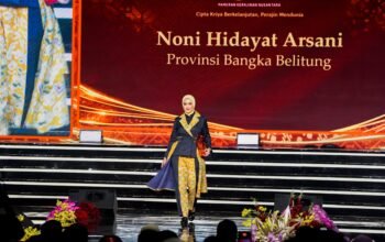 Tampil Bersama Ketua Dekranasda se-Indonesia, Noni Hidayat Angkat Wastra Babel